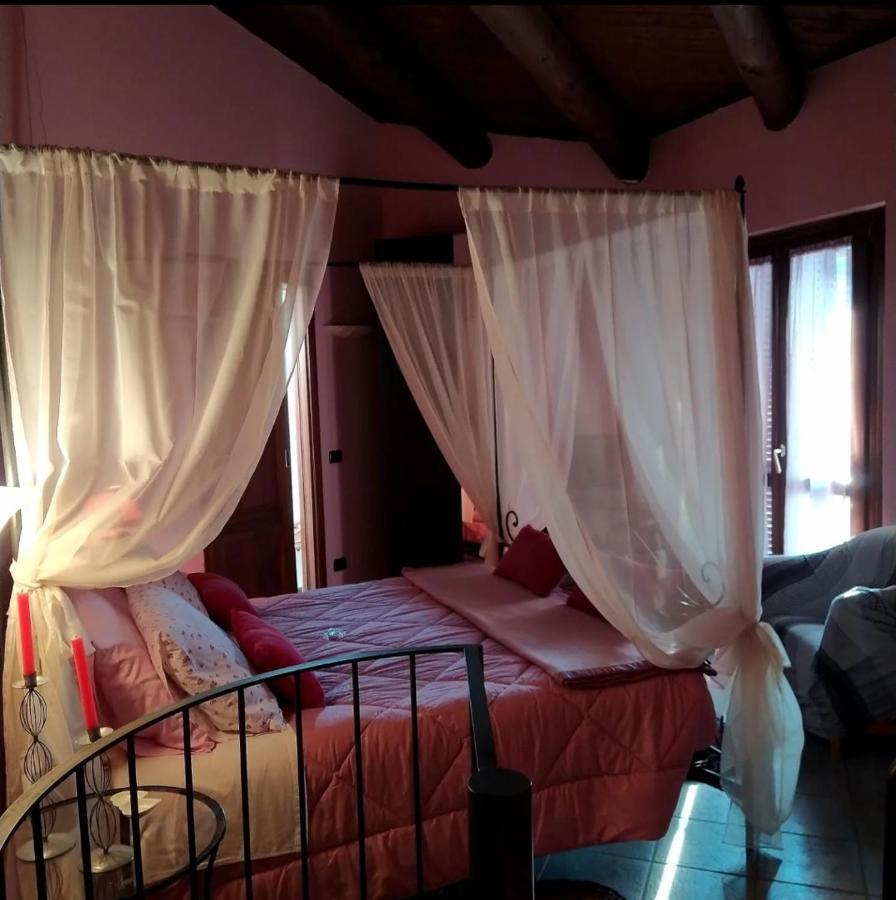Penzion Cascina Roella Monforte dʼAlba Exteriér fotografie