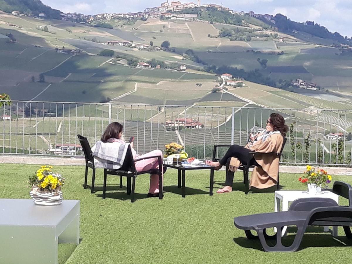 Penzion Cascina Roella Monforte dʼAlba Exteriér fotografie