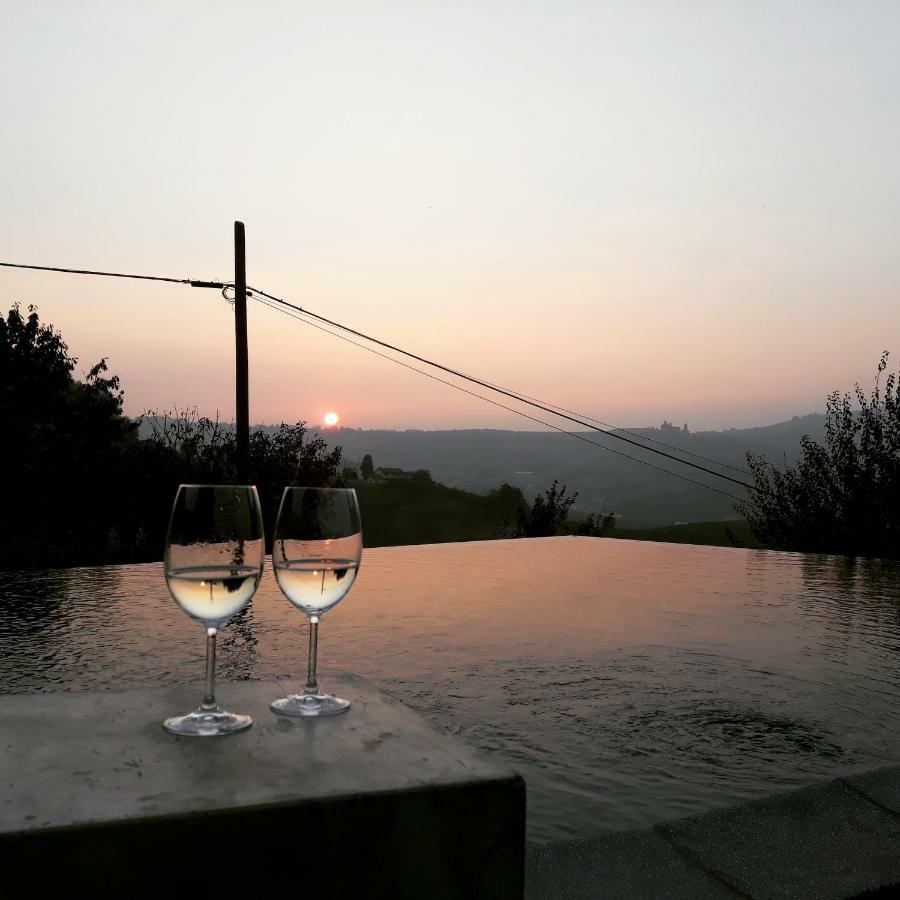 Penzion Cascina Roella Monforte dʼAlba Exteriér fotografie