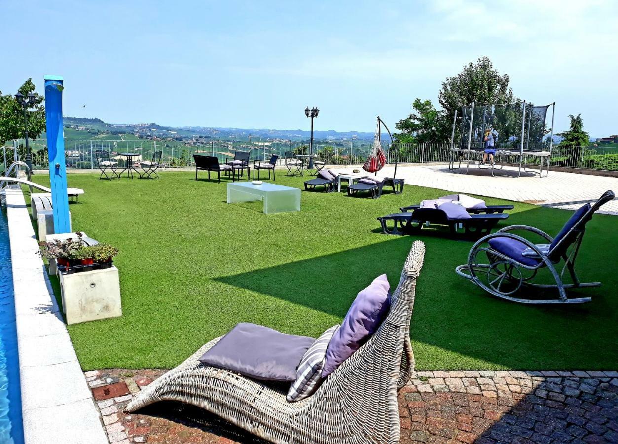 Penzion Cascina Roella Monforte dʼAlba Exteriér fotografie